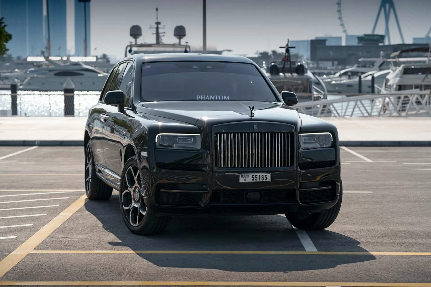 Rolls Royce Cullinan Black Badge ممتلئ