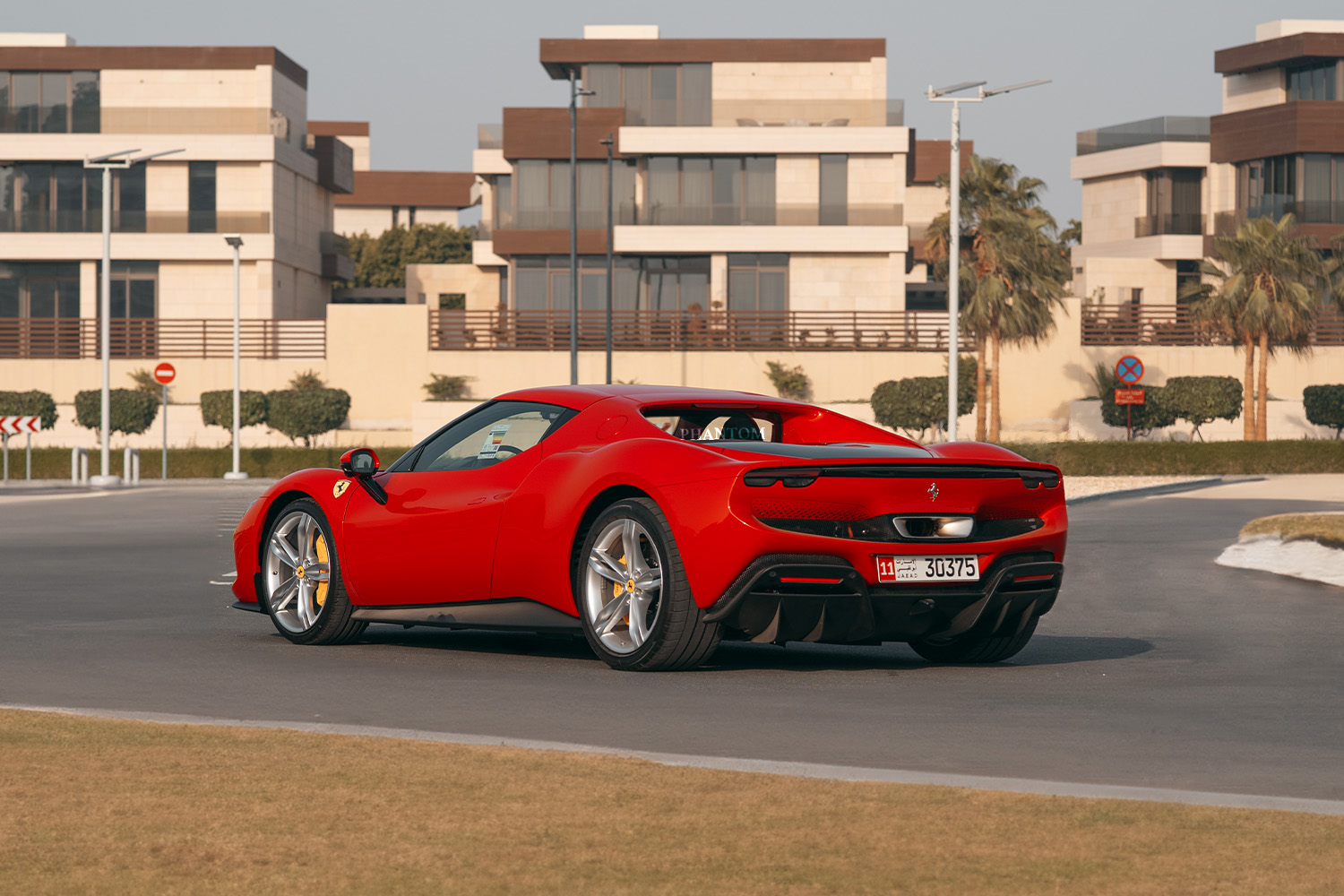 فيراري 296 GTB ممتلئ