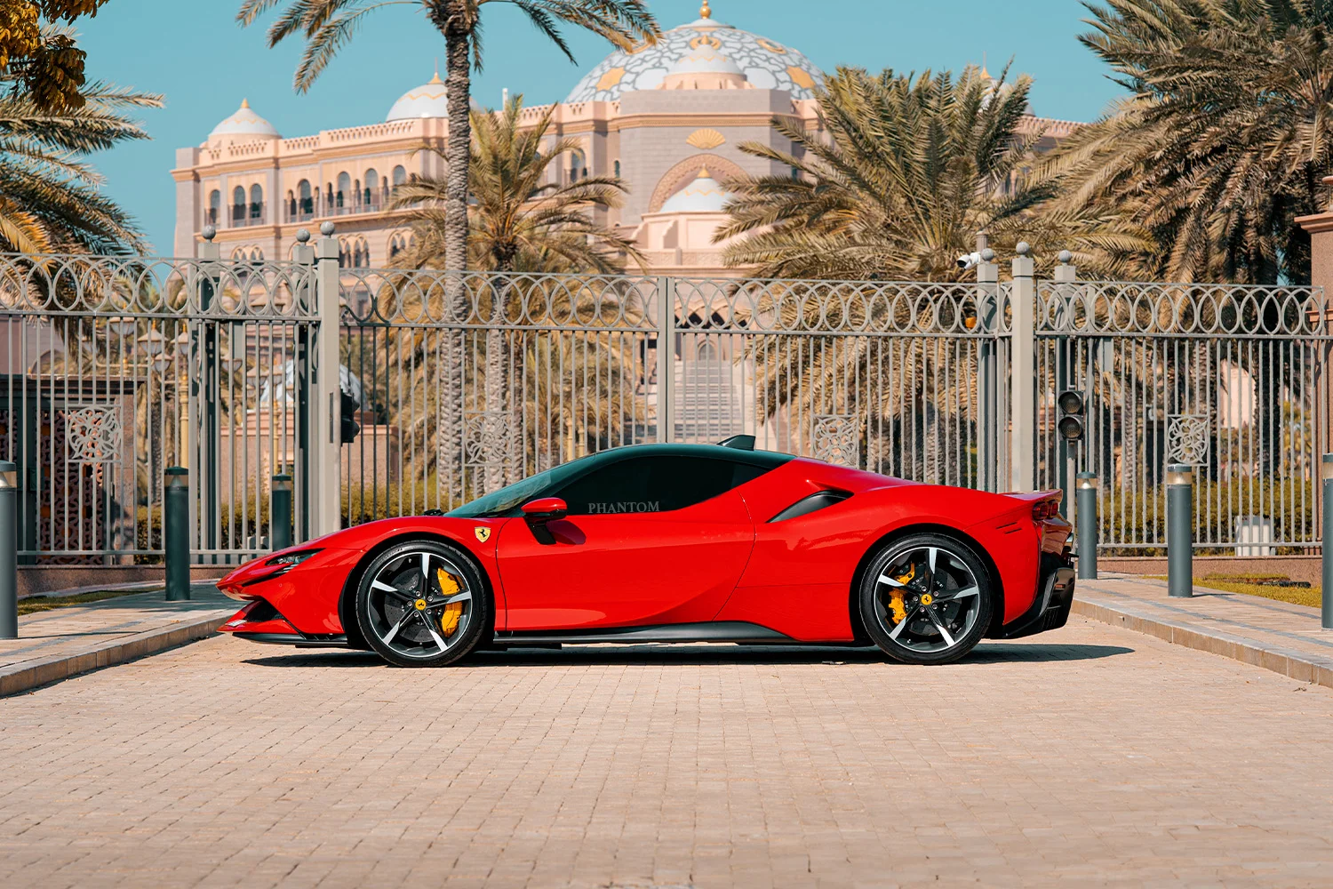 Ferrari SF90 Stradale ممتلئ