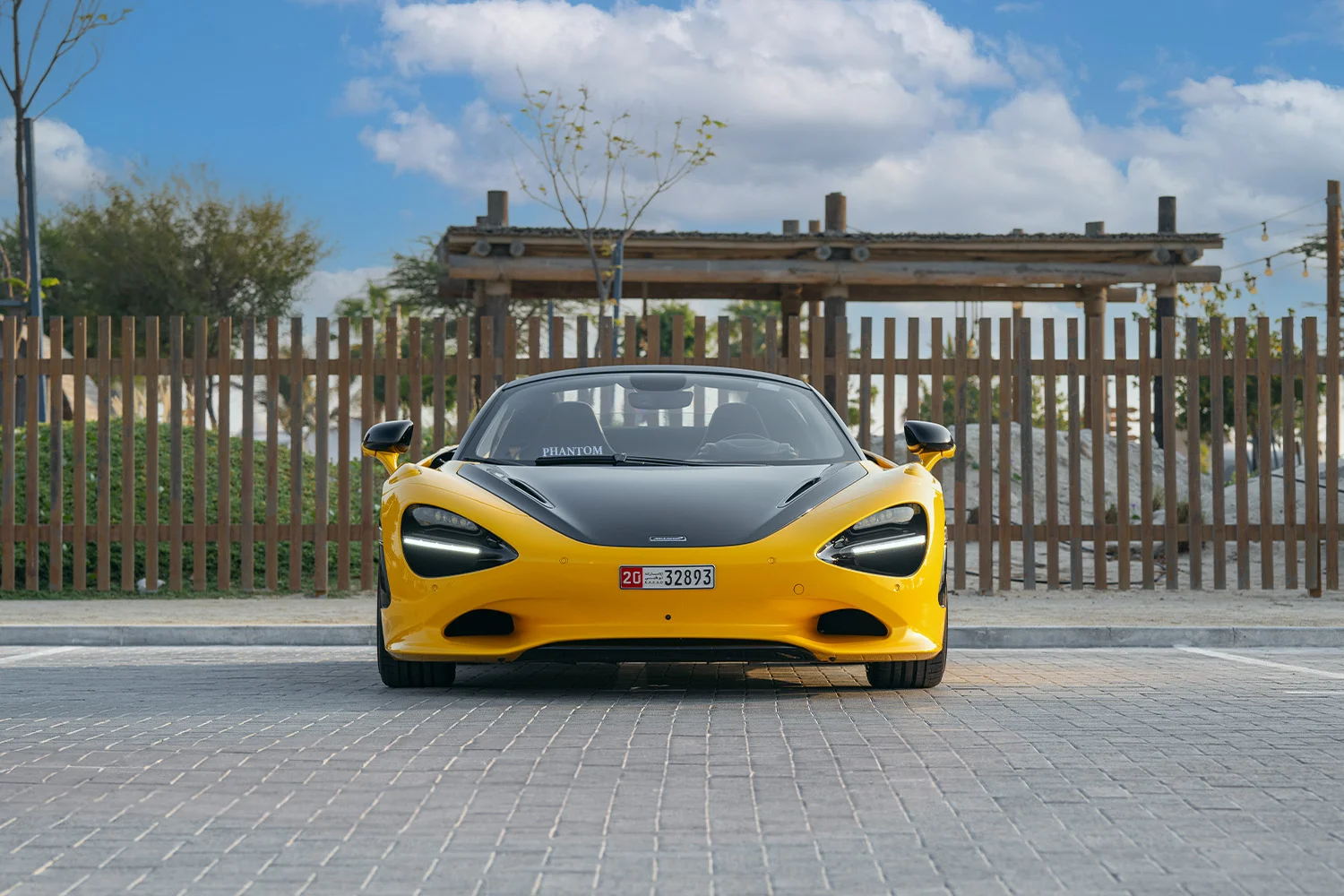 McLaren 750S Spider ممتلئ